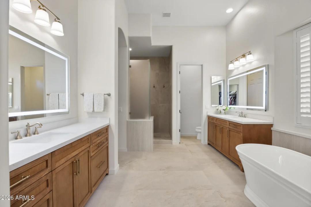 Real Estate Picture 16
