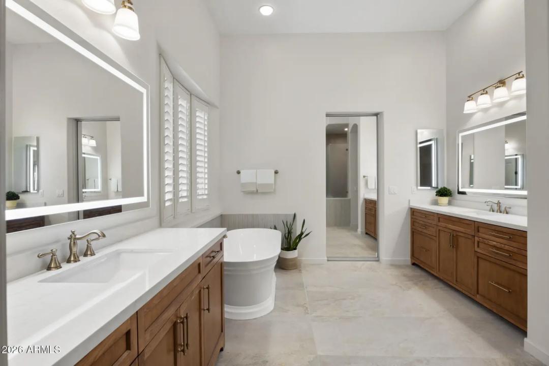 Real Estate Picture 17