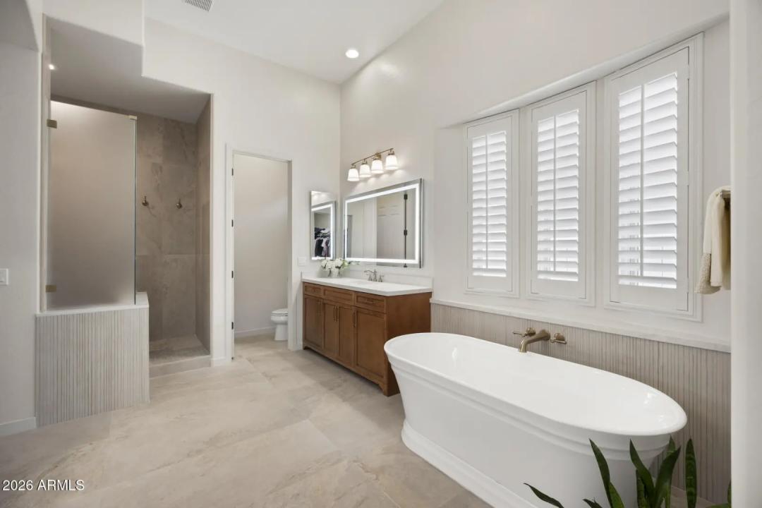 Real Estate Picture 18