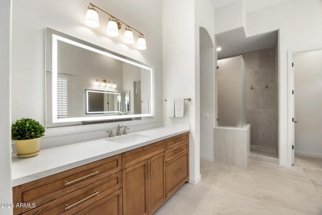 Real Estate Picture 19