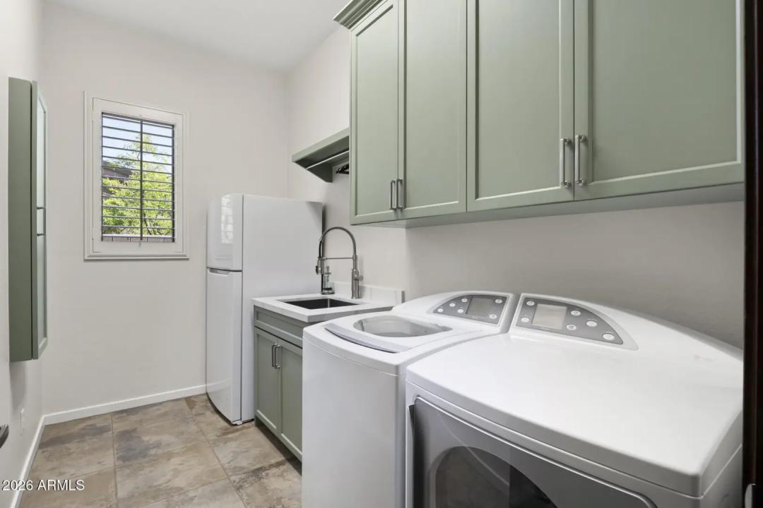 Real Estate Picture 36