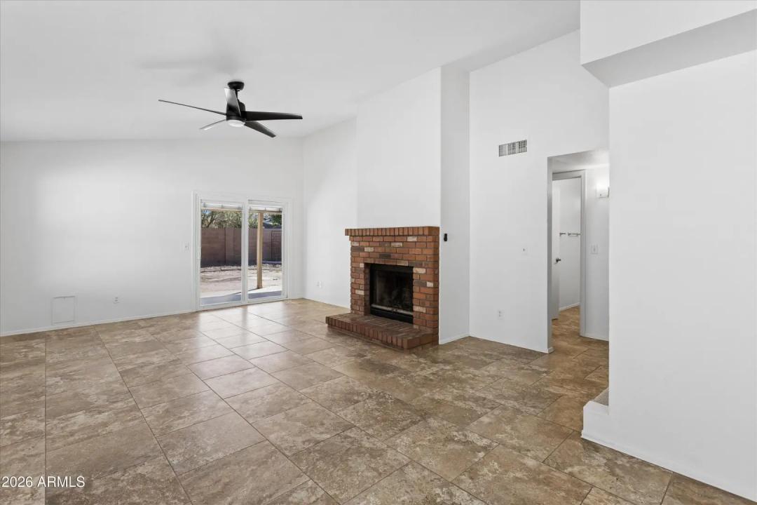 Real Estate Picture 7