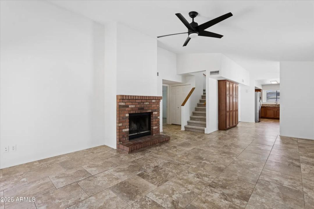 Real Estate Picture 4