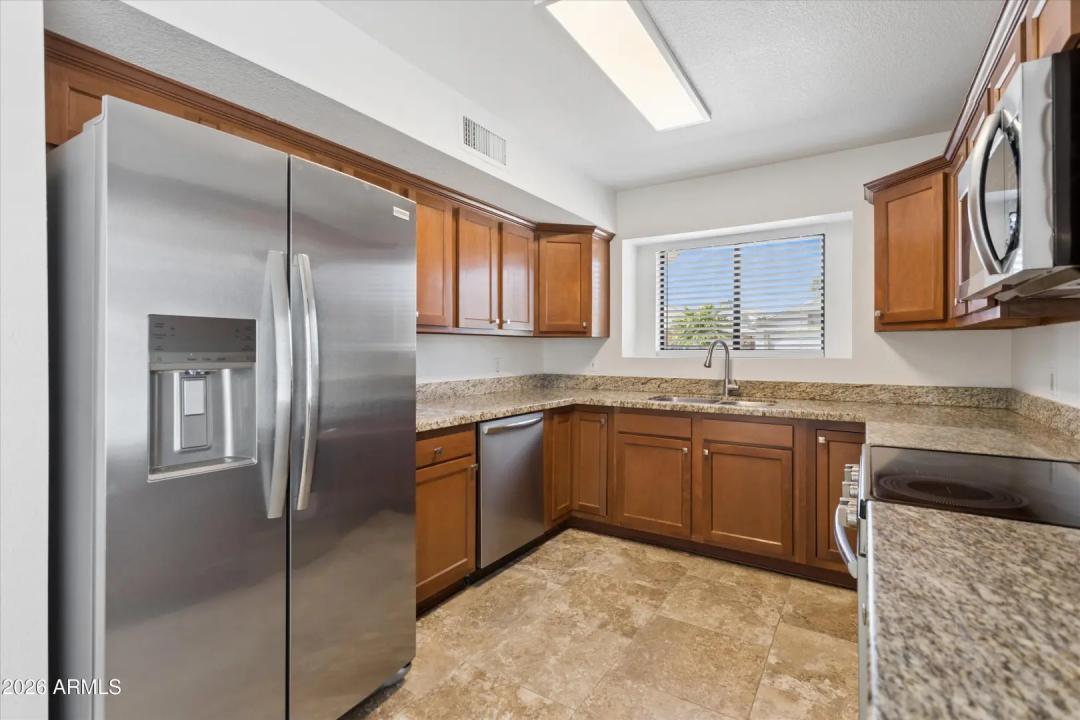 Real Estate Picture 3