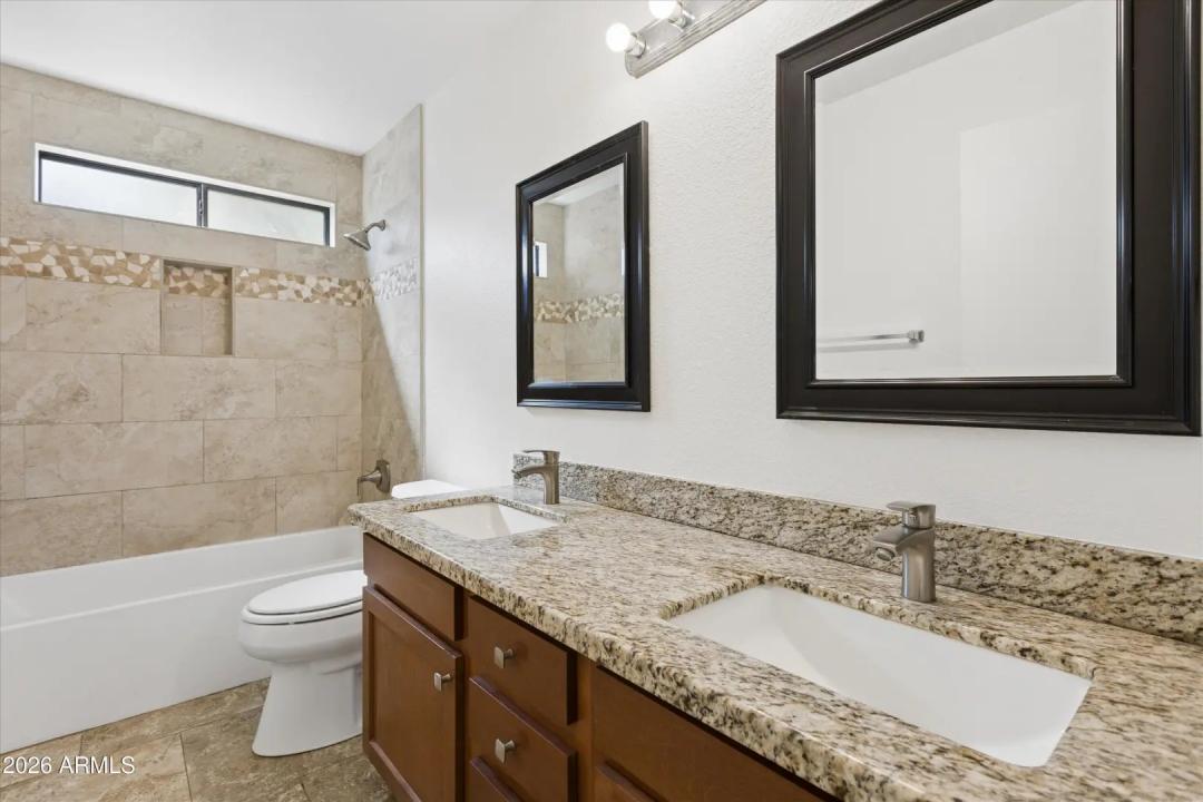 Real Estate Picture 16