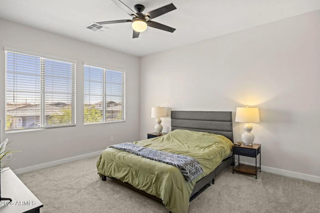 Real Estate Picture 12