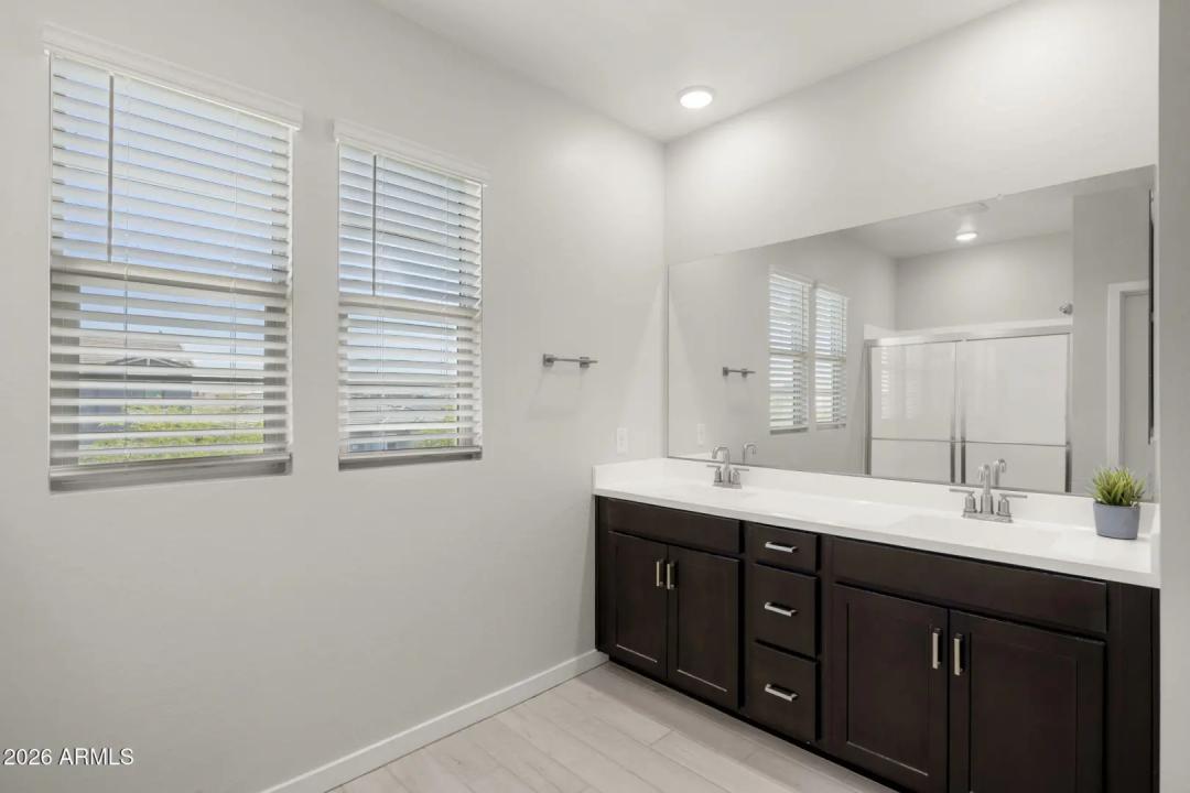 Real Estate Picture 13