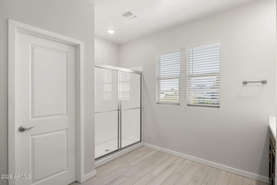 Real Estate Picture 14