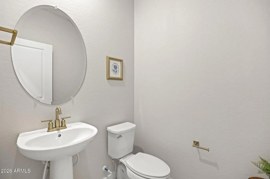 Real Estate Picture 16