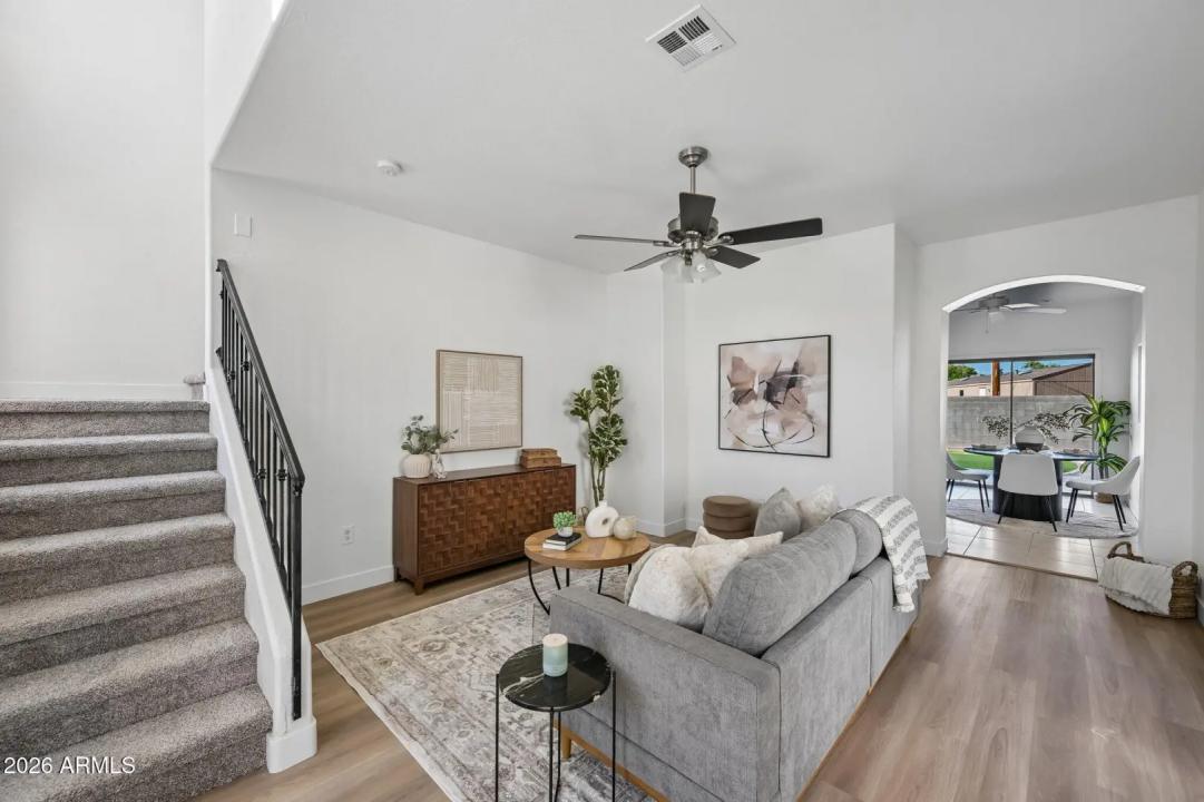 Real Estate Picture 5