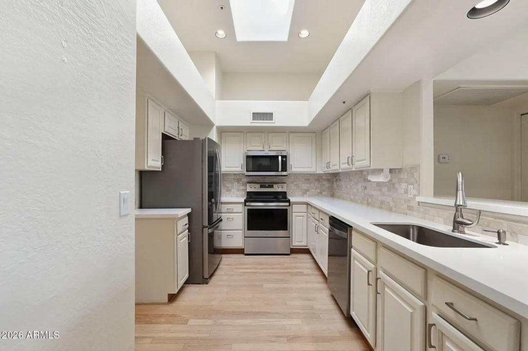 Real Estate Picture 19