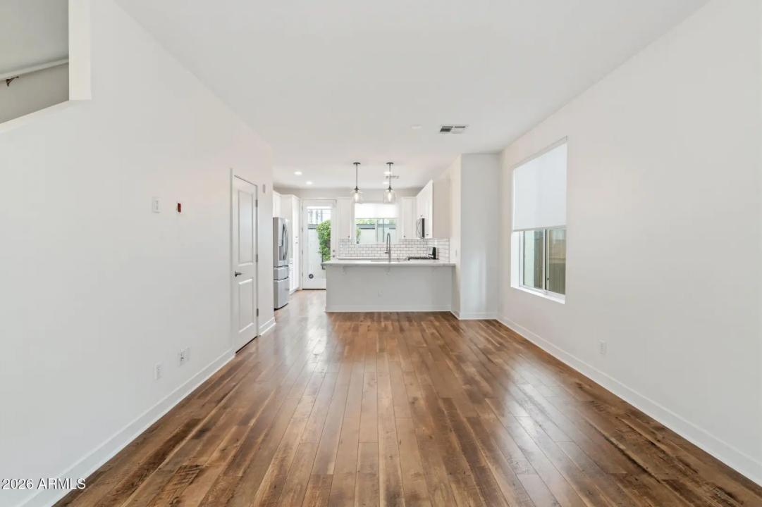 Real Estate Picture 3