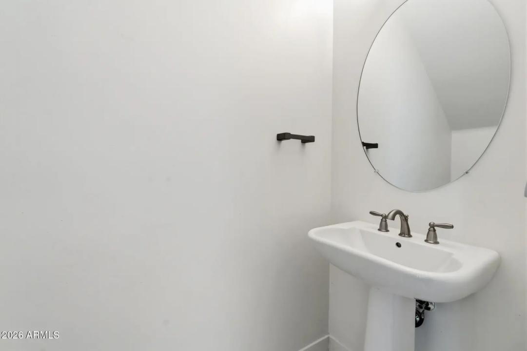 Real Estate Picture 10