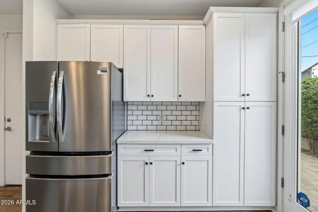 Real Estate Picture 9