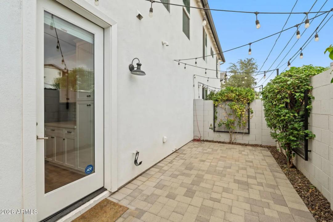 Real Estate Picture 11