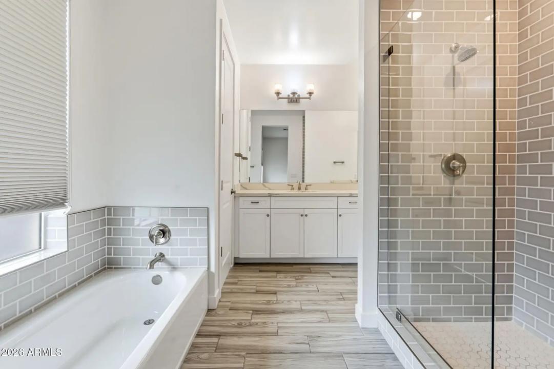 Real Estate Picture 20