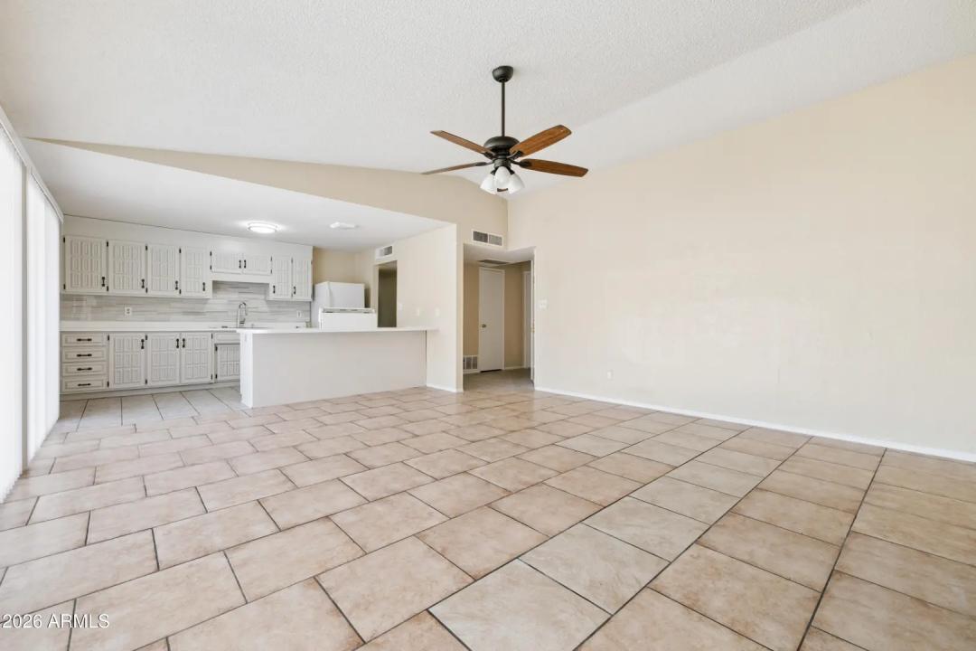 Real Estate Picture 11