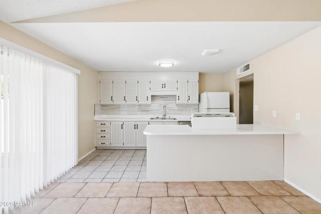 Real Estate Picture 8