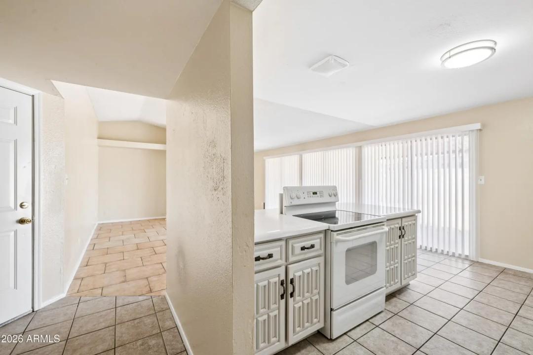 Real Estate Picture 5