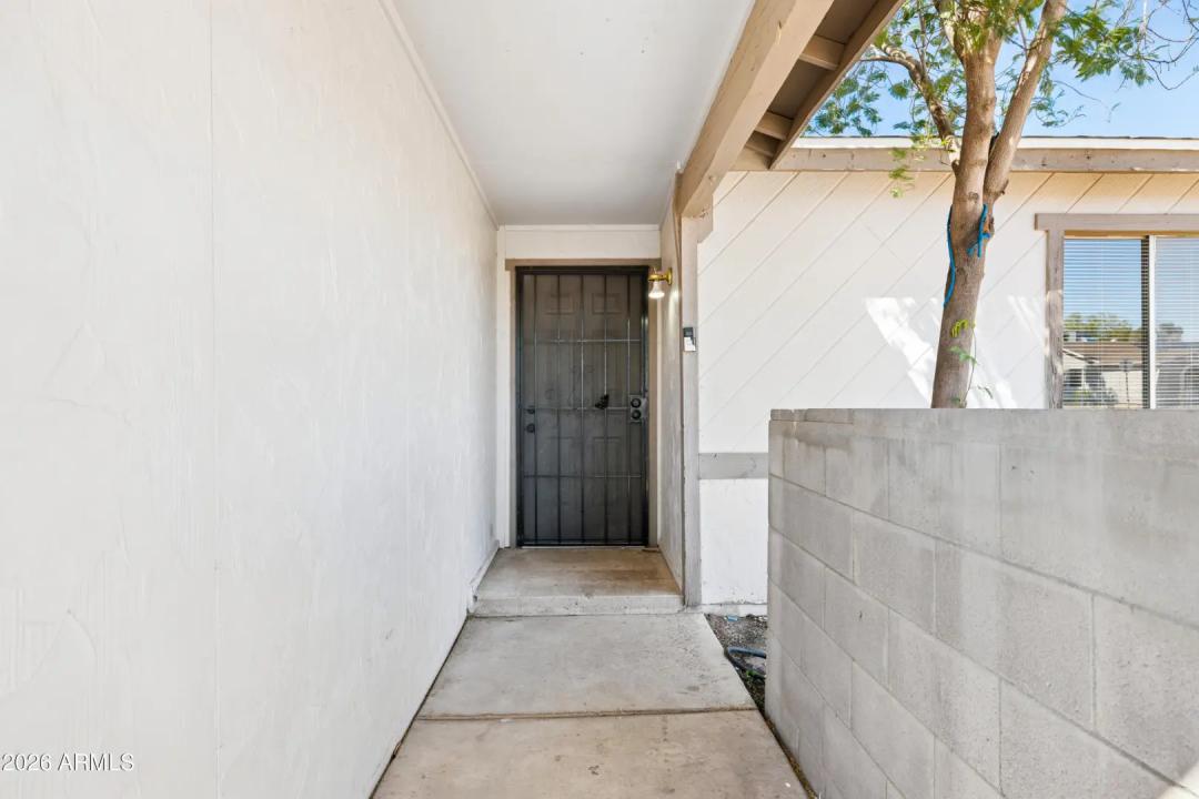 Real Estate Picture 3
