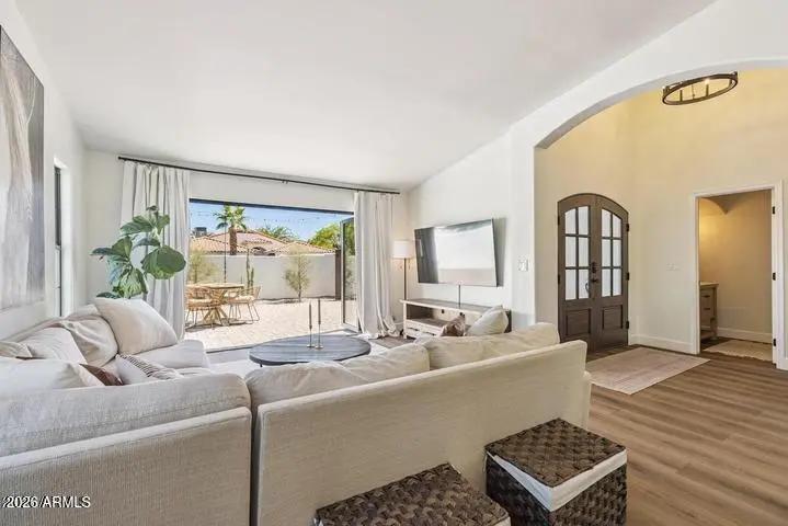 Real Estate Picture 4
