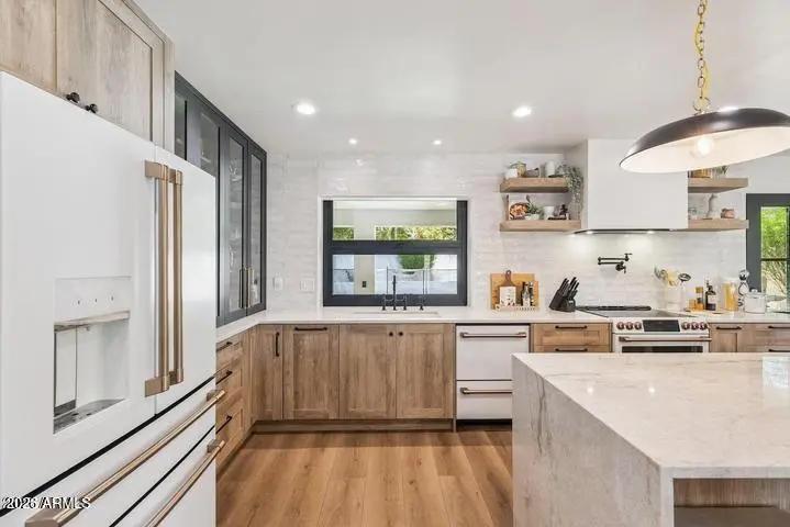 Real Estate Picture 11