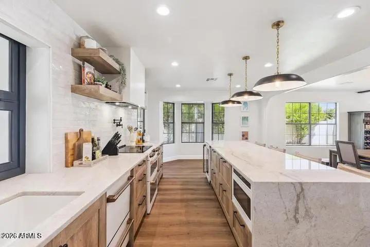 Real Estate Picture 12