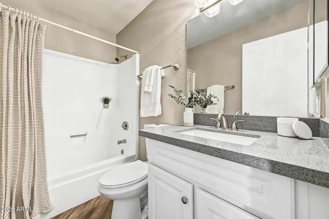 Real Estate Picture 27