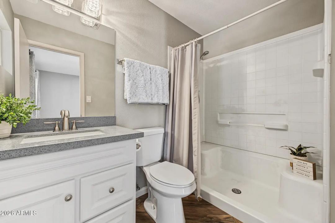Real Estate Picture 23