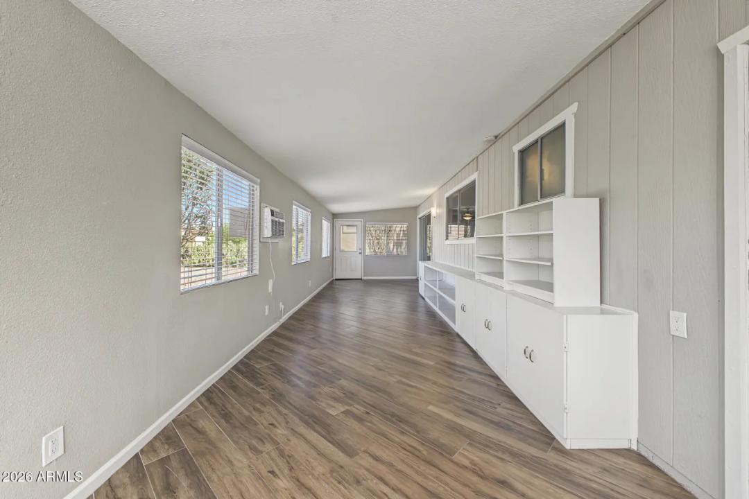 Real Estate Picture 18