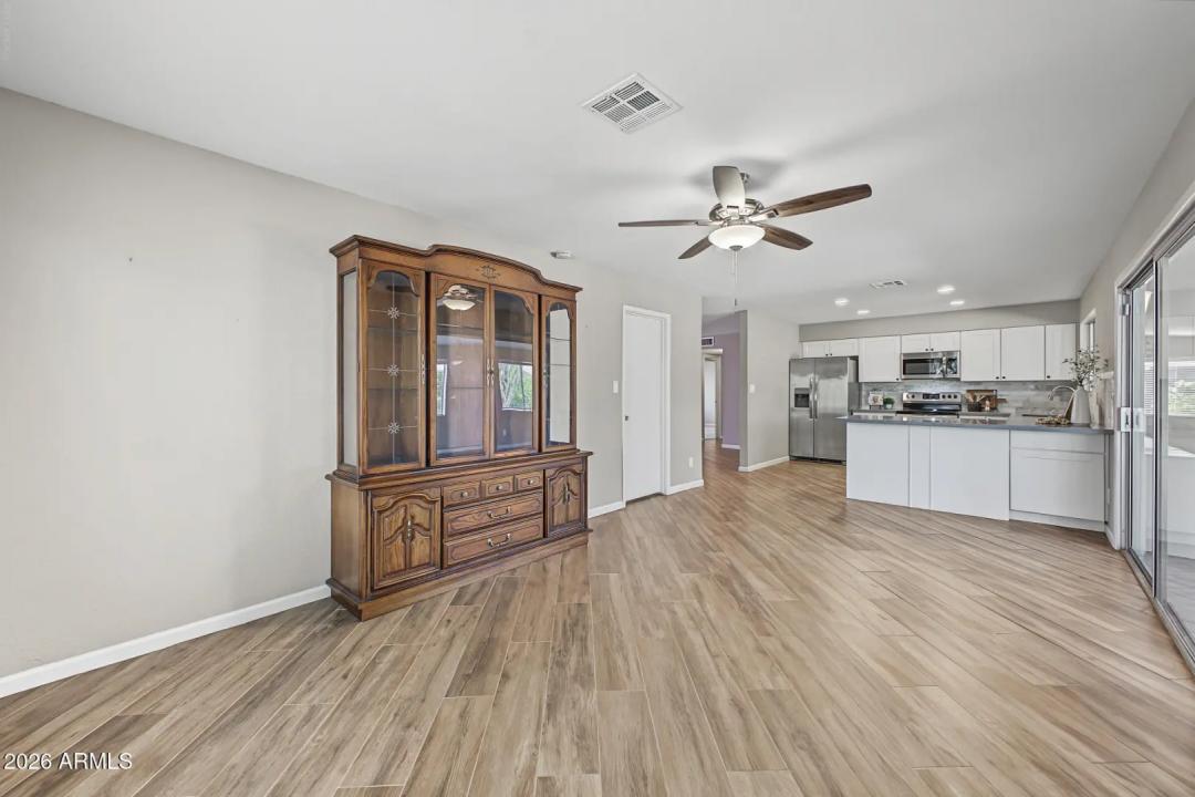 Real Estate Picture 12