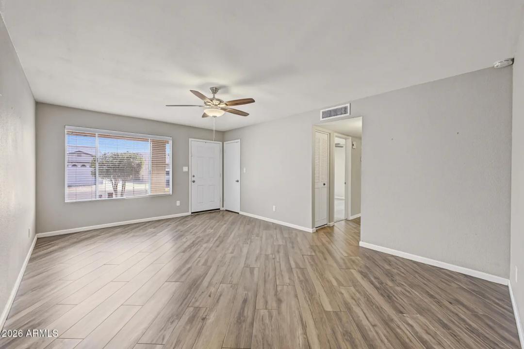 Real Estate Picture 14