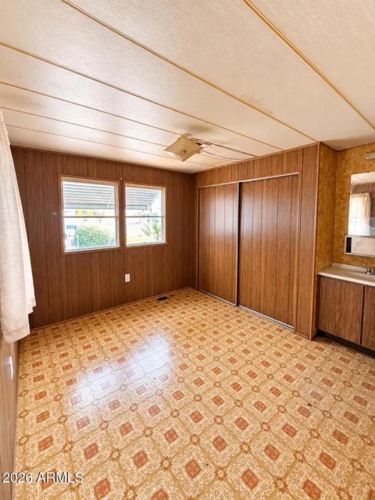 Real Estate Picture 7