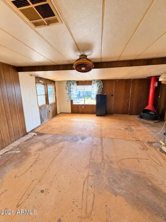 Real Estate Picture 6