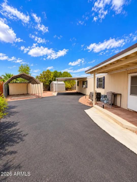 Real Estate Picture 3