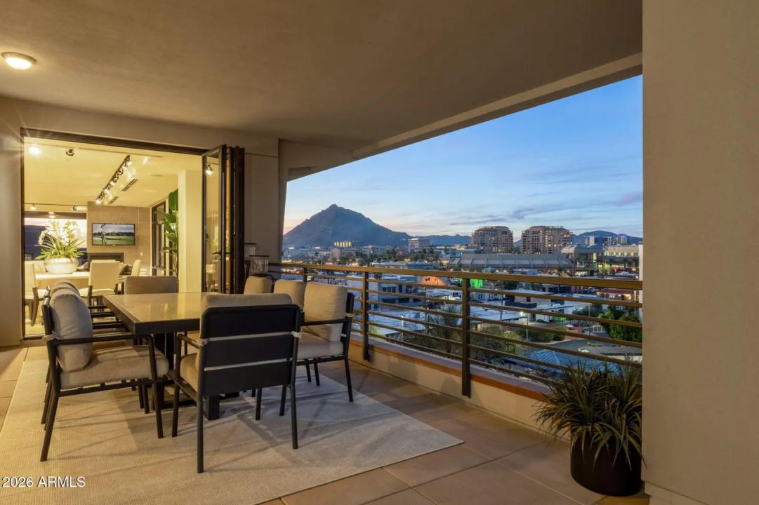 Real Estate Picture 4