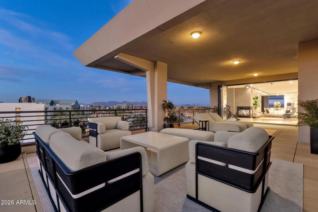 Real Estate Picture 7
