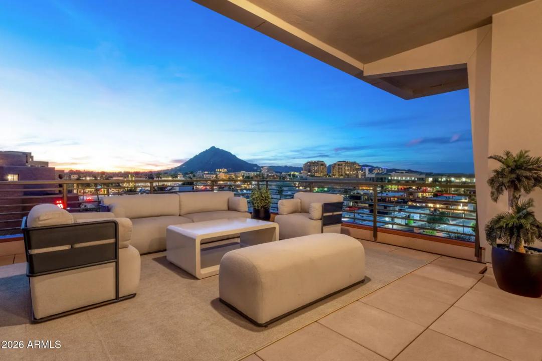 Real Estate Picture 11