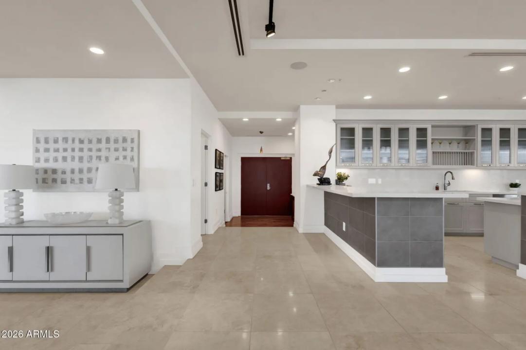 Real Estate Picture 22