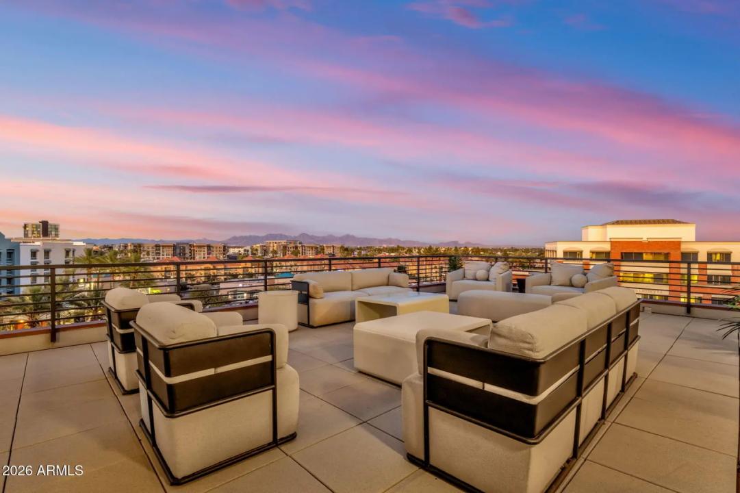 Real Estate Picture 90