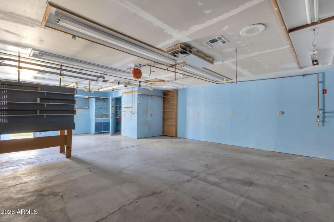 Real Estate Picture 24