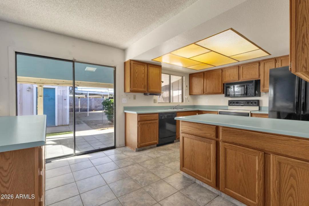 Real Estate Picture 7