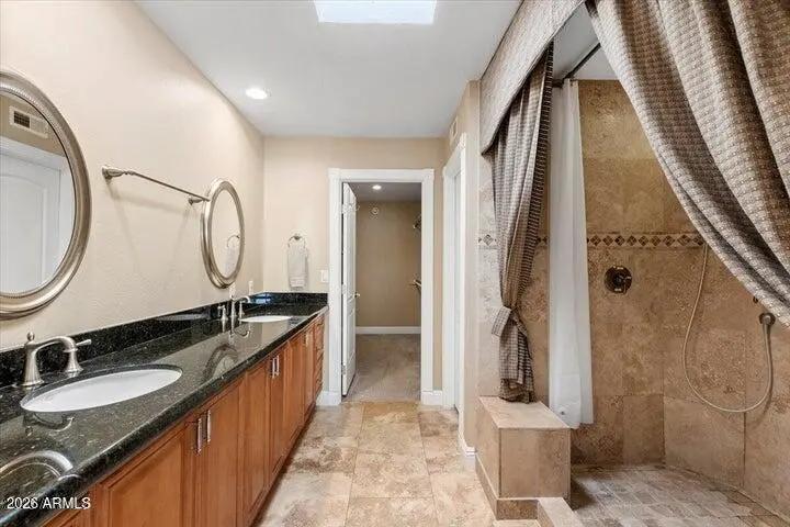 Real Estate Picture 18