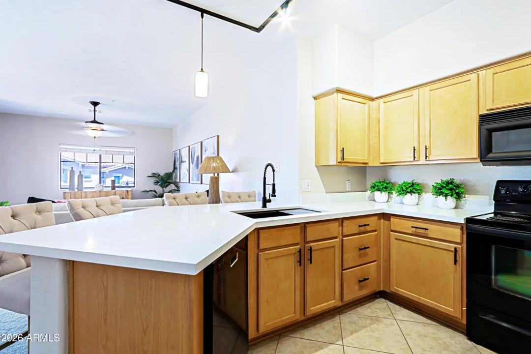 Real Estate Picture 3