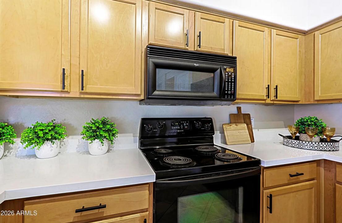 Real Estate Picture 9