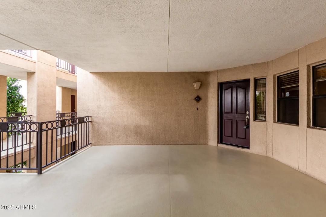 Real Estate Picture 4