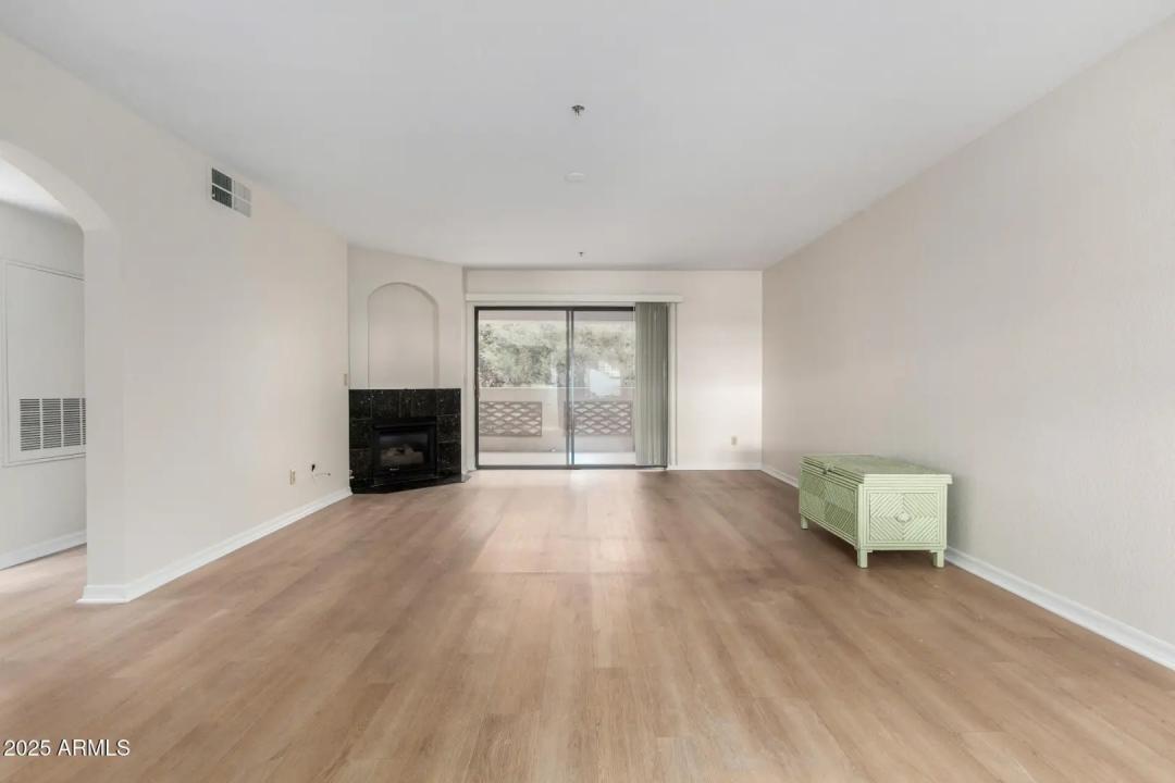 Real Estate Picture 7