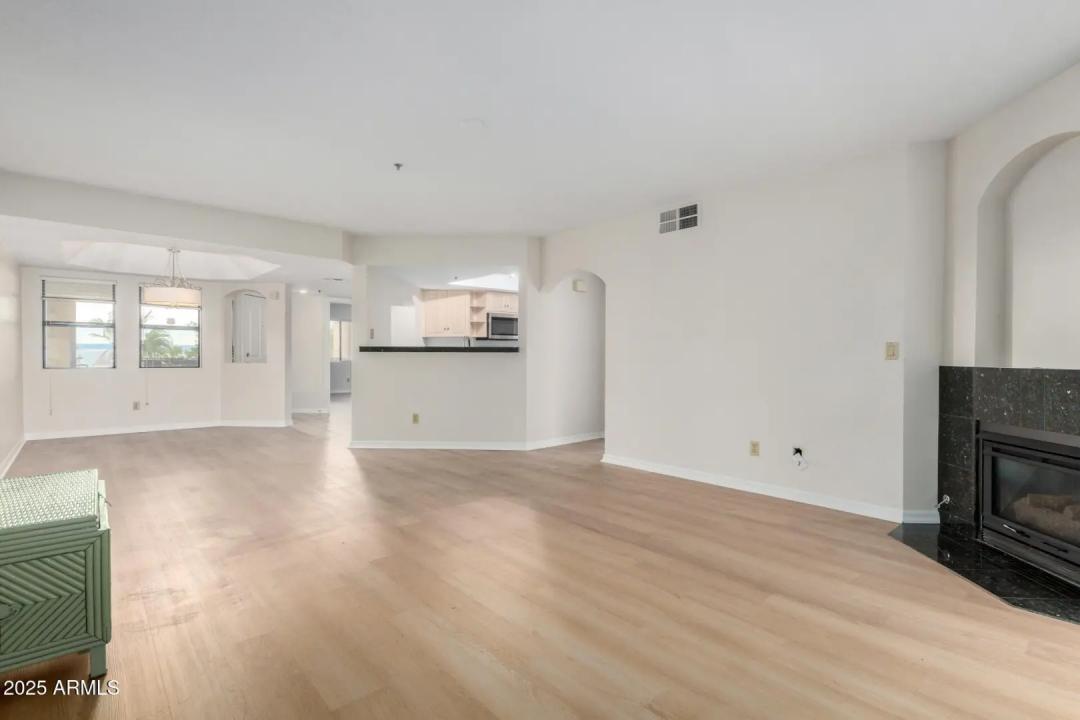 Real Estate Picture 9