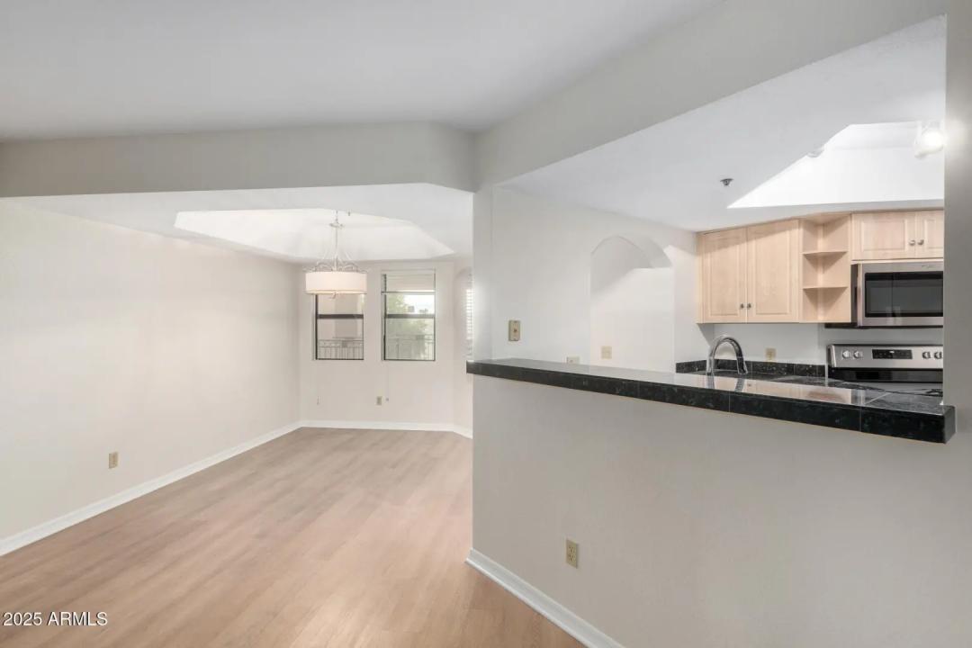 Real Estate Picture 11