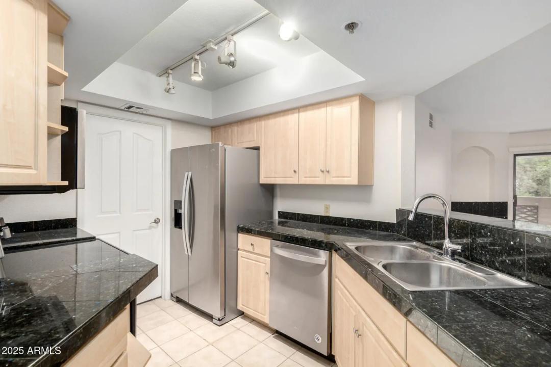 Real Estate Picture 12